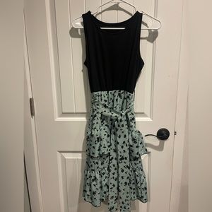 Womens Summer Floral Ruffled Layered Sleeveless Mini Dress. Size large